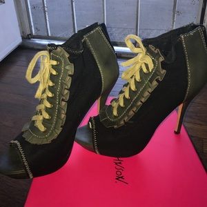 Betsy Johnson Zooey Heels- ankle booties